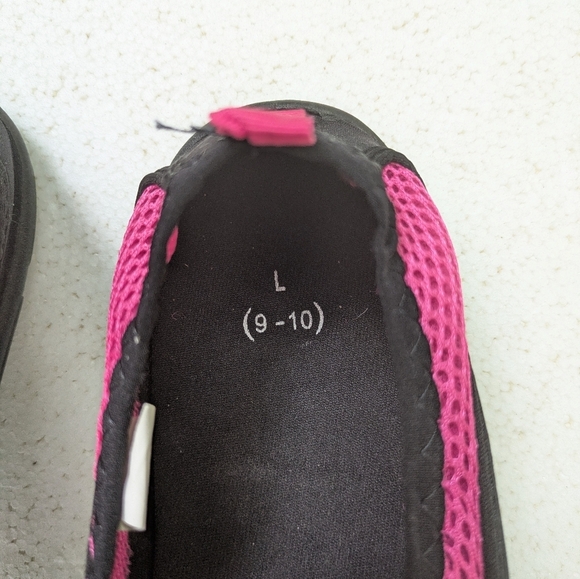 Women's Pink and Black Mesh Slip-On Shoes - Picture 4 of 5